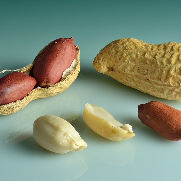 Raw groundnuts